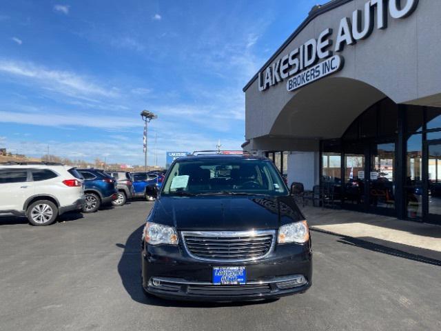 2016 Chrysler Town & Country