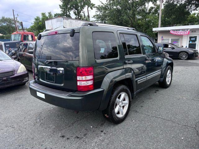 Photo of 2010 Green Jeep Liberty