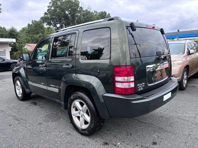 Photo of 2010 Green Jeep Liberty