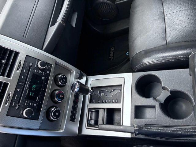 Photo of 2010 Green Jeep Liberty