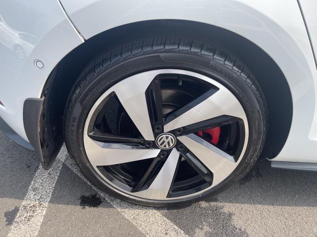 Photo of 2018  Volkswagen Golf GTI