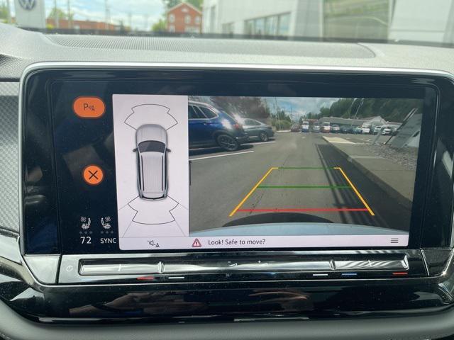 Photo of 2024 Opal White Pearl Volkswagen Atlas