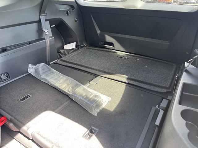 Photo of 2025 Avocado Green Pearl Volkswagen Atlas