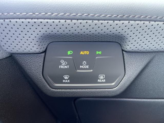 Photo of 2025 Avocado Green Pearl Volkswagen Atlas
