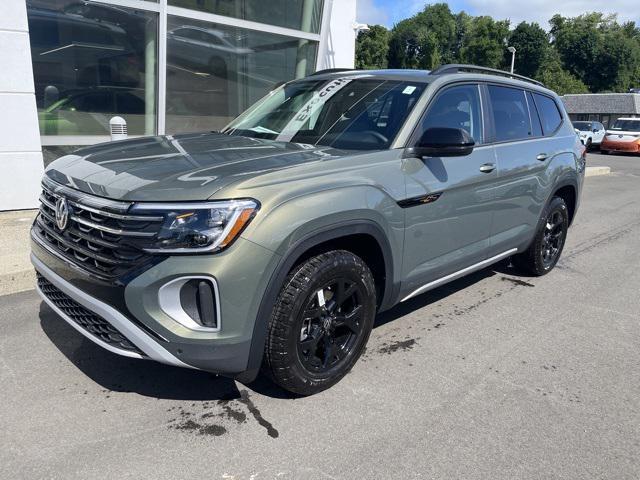 Photo of 2025 Avocado Green Pearl Volkswagen Atlas
