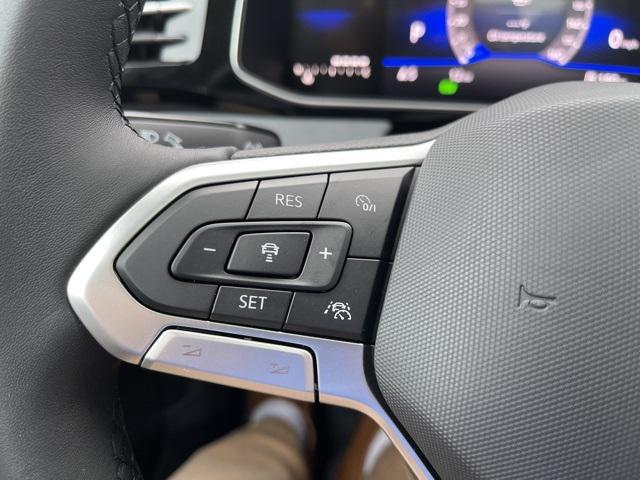 Photo of 2025 Opal White Pearl Volkswagen Jetta