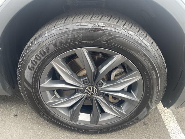 Photo of 2022 Pyrite Silver Metallic Volkswagen Tiguan