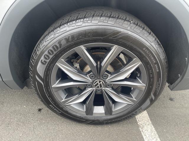 Photo of 2022 Pyrite Silver Metallic Volkswagen Tiguan