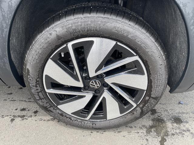Photo of 2024 Deep Black Volkswagen Atlas