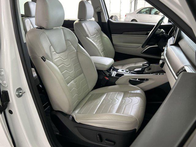 Photo of 2021 Snow White Pearl Kia Telluride