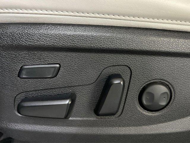 Photo of 2021 Snow White Pearl Kia Telluride