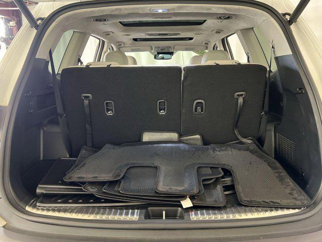 Photo of 2021 Snow White Pearl Kia Telluride