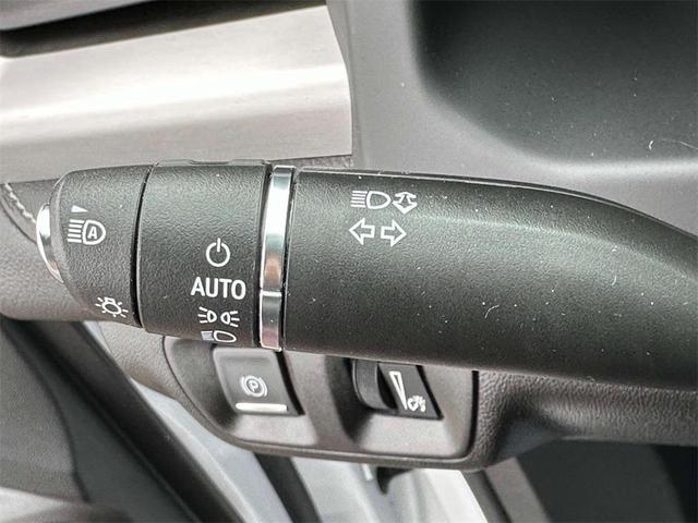 Photo of 2022 Summit White GMC Acadia