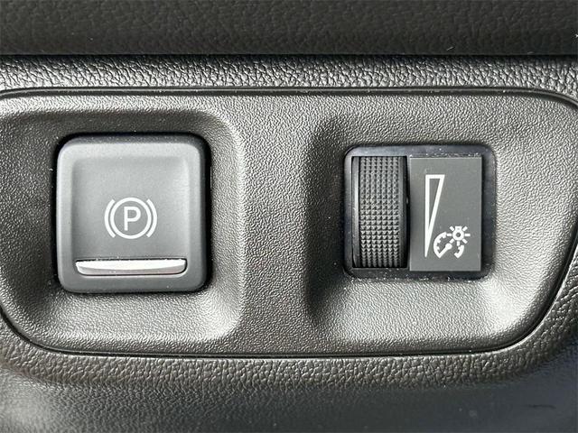Photo of 2022 Summit White GMC Acadia