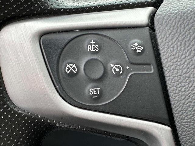 Photo of 2022 Summit White GMC Acadia