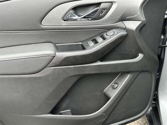Photo of 2023 Sterling Gray Metallic Chevrolet Traverse