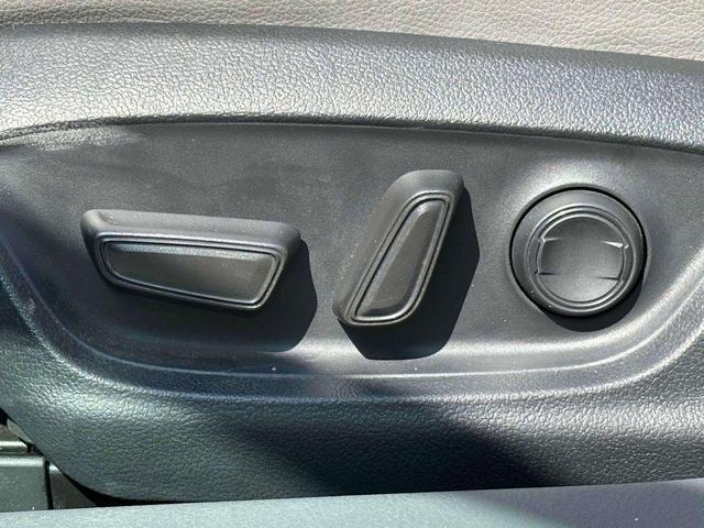 Photo of 2022 Midnight Black Metallic Toyota Camry