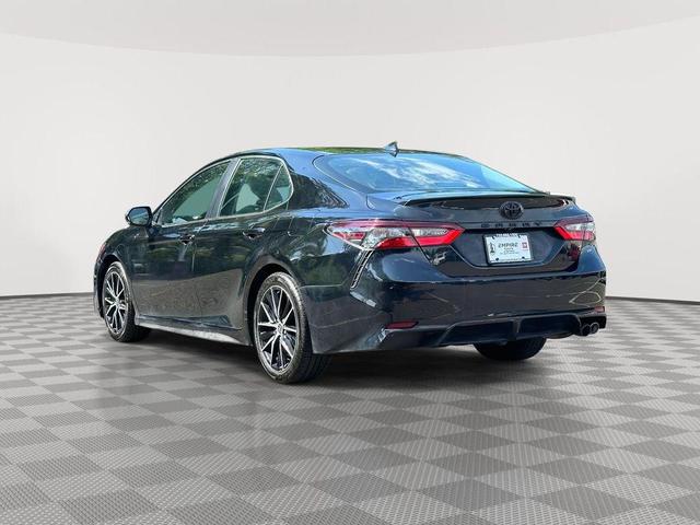 Photo of 2022 Midnight Black Metallic Toyota Camry
