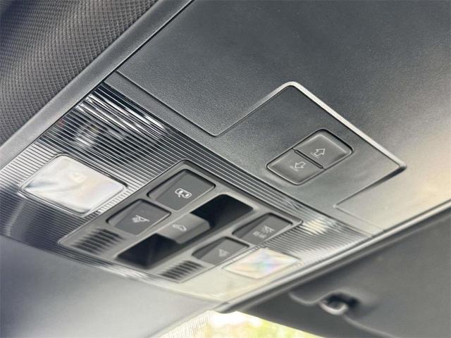 Photo of 2023 Deep Black Pearl Effect Volkswagen Tiguan