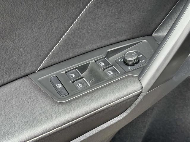 Photo of 2023 Deep Black Pearl Effect Volkswagen Tiguan