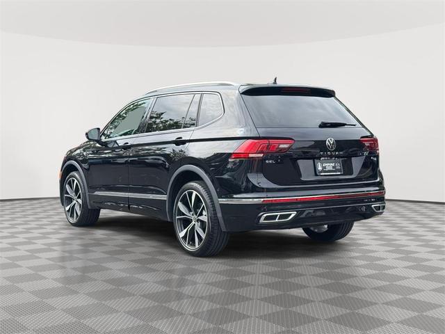 Photo of 2023 Deep Black Pearl Effect Volkswagen Tiguan