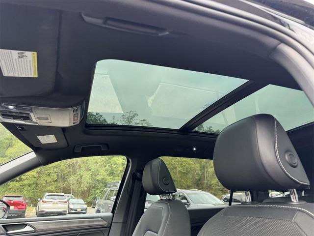 Photo of 2023 Deep Black Pearl Effect Volkswagen Tiguan