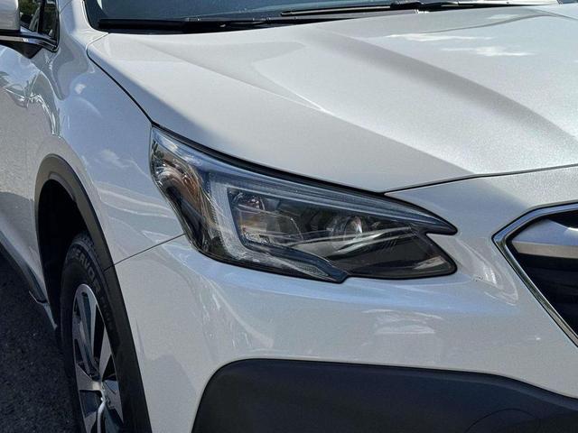Photo of 2022 Crystal White Pearl Subaru Outback