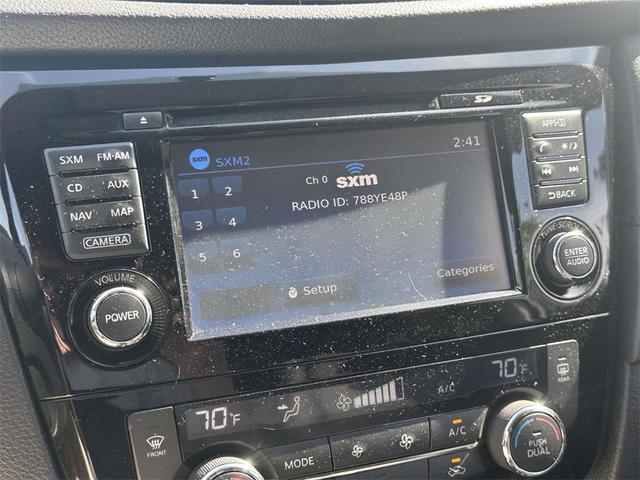 Photo of 2017 Gun Metallic Nissan Rogue