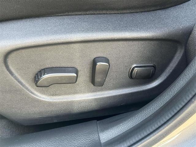 Photo of 2017 Gun Metallic Nissan Rogue
