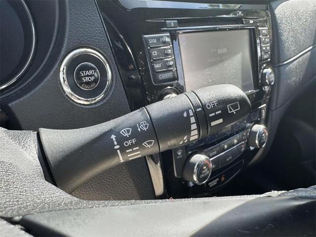 Photo of 2017 Gun Metallic Nissan Rogue