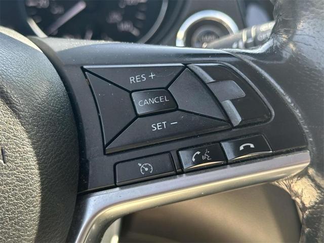 Photo of 2017 Gun Metallic Nissan Rogue