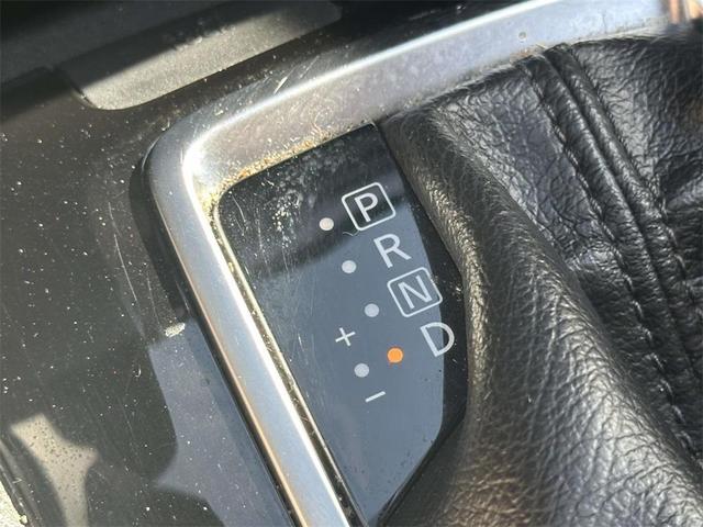 Photo of 2017 Gun Metallic Nissan Rogue