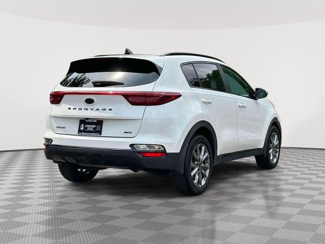 Photo of 2022 Snow White Pearl Kia Sportage