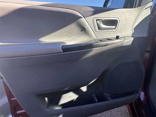 Photo of 2018 Salsa Red Pearl Toyota Sienna