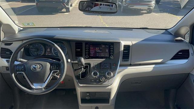 Photo of 2018 Salsa Red Pearl Toyota Sienna