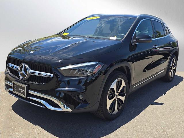 Photo of 2025 Night Black Mercedes-Benz GLA 250
