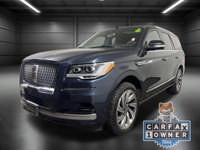 Photo of 2022 FLIGHT BLUE Lincoln Navigator
