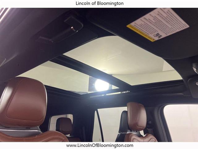 Photo of 2022 FLIGHT BLUE Lincoln Navigator