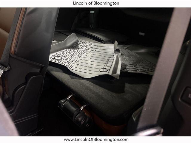 Photo of 2022 FLIGHT BLUE Lincoln Navigator