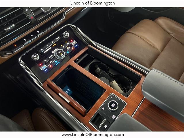 Photo of 2022 FLIGHT BLUE Lincoln Navigator