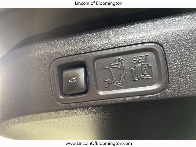 Photo of 2022 FLIGHT BLUE Lincoln Navigator