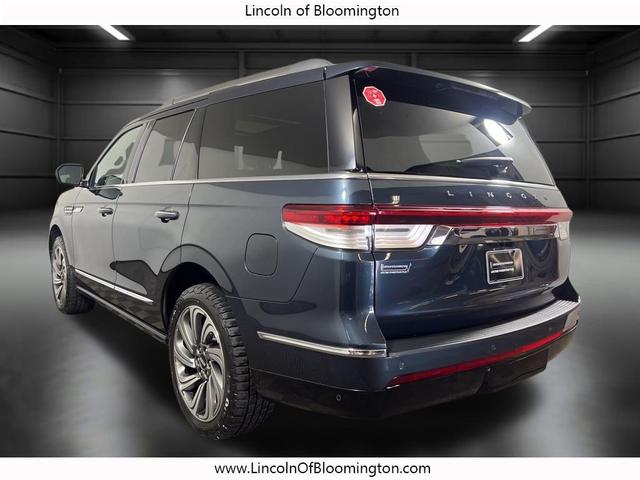 Photo of 2022 FLIGHT BLUE Lincoln Navigator