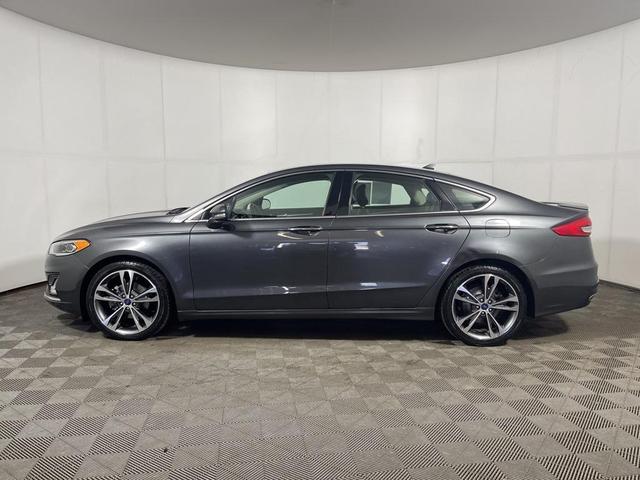 Photo of 2019 MAGNETIC METALLIC Ford Fusion