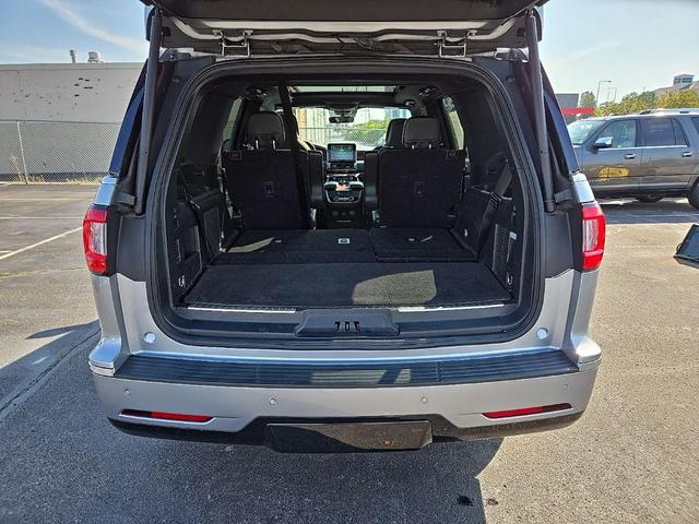Photo of 2020 SILVER RADIANCE Lincoln Navigator