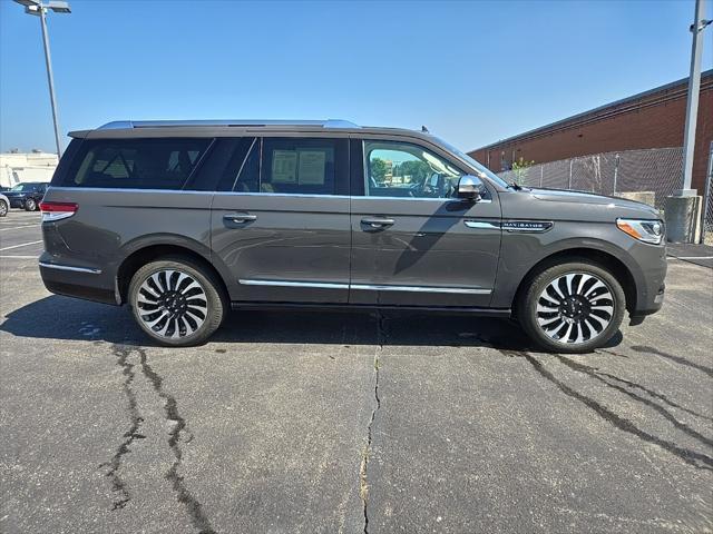 Photo of 2024 CHROMA CAVIAR DARK GRAY MET CC Lincoln Navigator