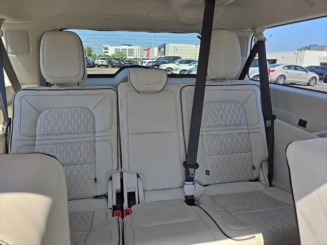 Photo of 2024 CHROMA CAVIAR DARK GRAY MET CC Lincoln Navigator
