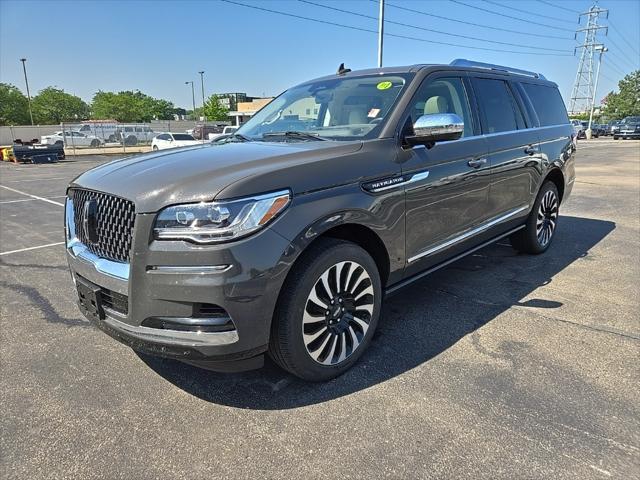 Photo of 2024 CHROMA CAVIAR DARK GRAY MET CC Lincoln Navigator