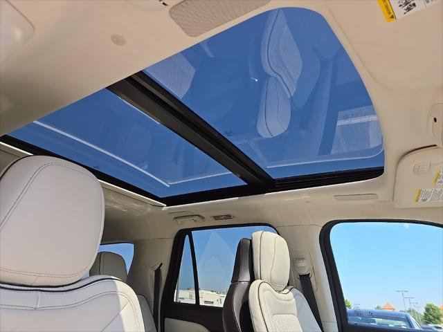 Photo of 2024 CHROMA CAVIAR DARK GRAY MET CC Lincoln Navigator