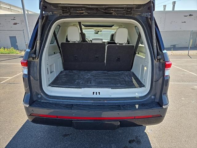 Photo of 2024 CHROMA CAVIAR DARK GRAY MET CC Lincoln Navigator
