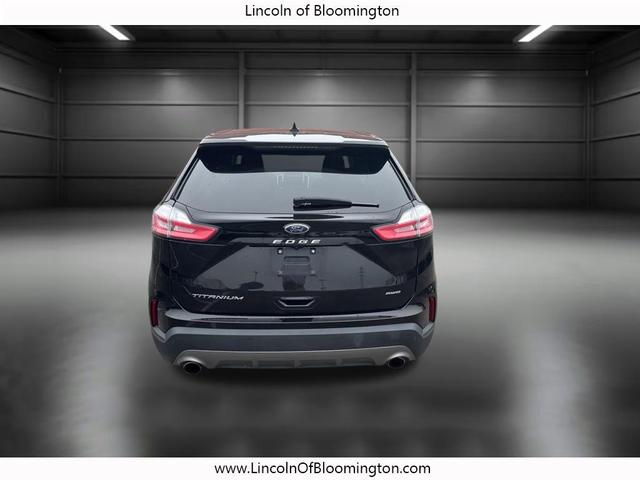 Photo of 2022 AGATE BLACK METALLIC Ford Edge